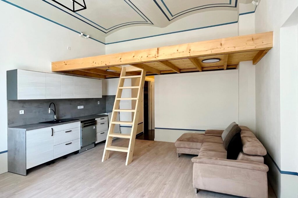 Pronájem bytu 1+kk, 38 m²