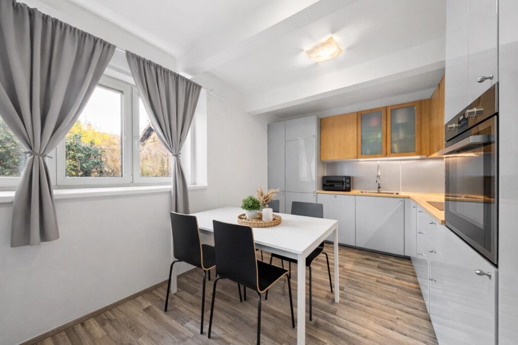 Pronájem bytu 1+1, 45 m², Praha 4 – Modřany, ul. Karasova