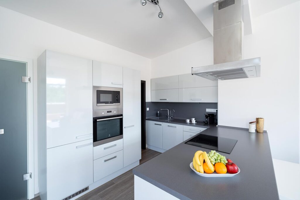 Pronájem luxusního mezonetu 3+kk, 86 m² – Řitka